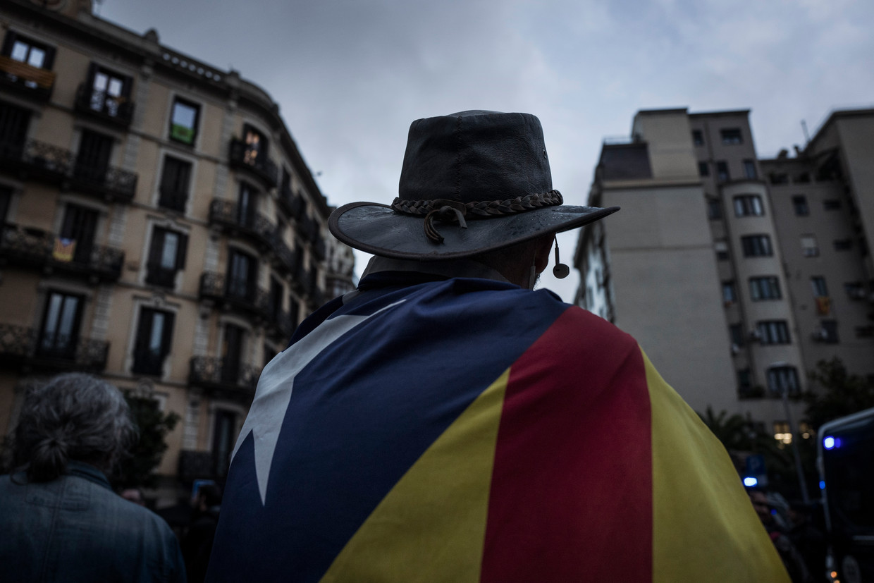 Het pokerspel over de Catalaanse onafhankelijkheid heeft Spanje in de diepste politieke crisis gestort sinds het land vier decennia geleden een democratie werd. Beeld Getty Images