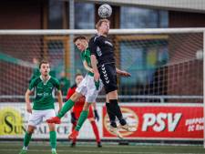 Groeiende Rouveen-spits Mart Dunnink is met twee treffers beslissend tegen VHK: ‘Het is wel aanpoten’