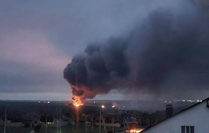 De brand bij het munitiedepot in Belgorod.