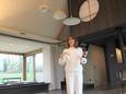 Annabelle Maes in haar Japans paviljoen waar het Kaori Experience Center gevestigd is.