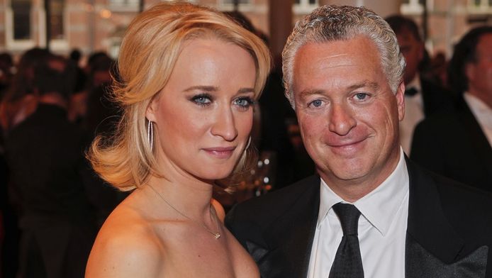 picture Bram Moszkowicz Vriendin eva jinek pinkt traantje weg om bram