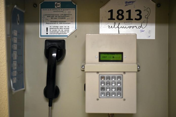 Een telefoon in de gevangenis van Antwerpen. (Archieffoto)