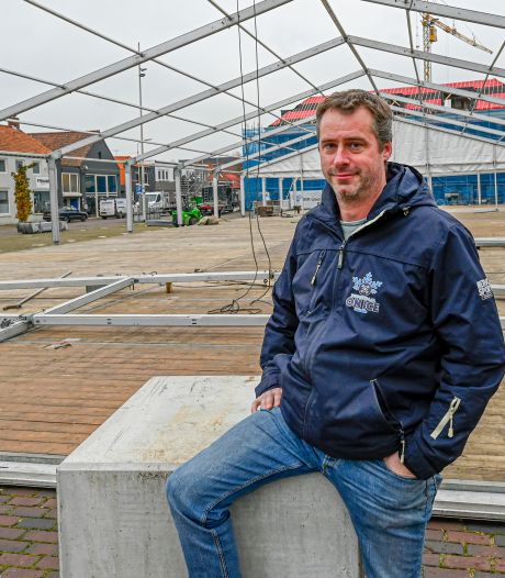 Opbouw ijsbaan 2.0 in volle gang: ‘Eindelijk weer een mooi ijsfeest in Roosendaal’