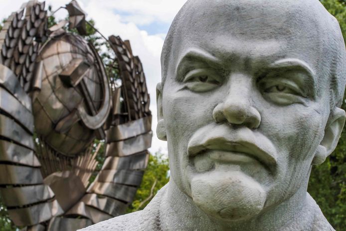 De burgemeesterskandidaten dragen de naam van historische figuren die niets met democratie ophadden, zoals Sovjetleider Vladimir Lenin.