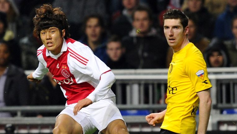 Hyun-Jun Suk maakte in 2010 zijn debuut bij Ajax. Hij zou uiteindelijk drie officiële duels spelen in het roodwit van de Amsterdammers Beeld anp