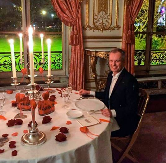 Francois de Rugy, voormalig parlementsvoorzitter, tijdens een (Valentijns)diner met zijn vrouw.