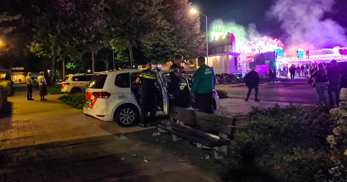 Opnieuw vechtpartij op kermis Nijkerk, politie rukt uit met tien auto's en zet honden in.