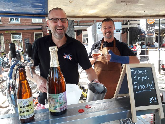 Marcel Maan (links) en René Schokker bereikten met 't Traais Tripeltje de finale van Brabants Lekkerste Bier 2018.
