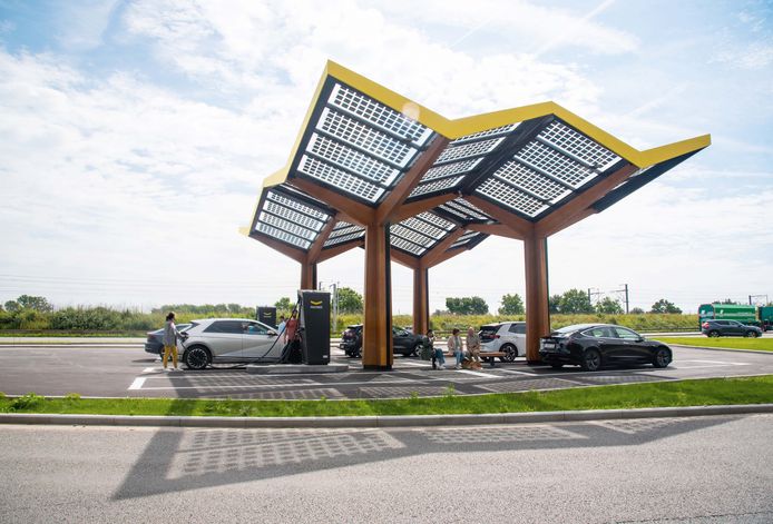 Een laadstation van Fastned in Peutie