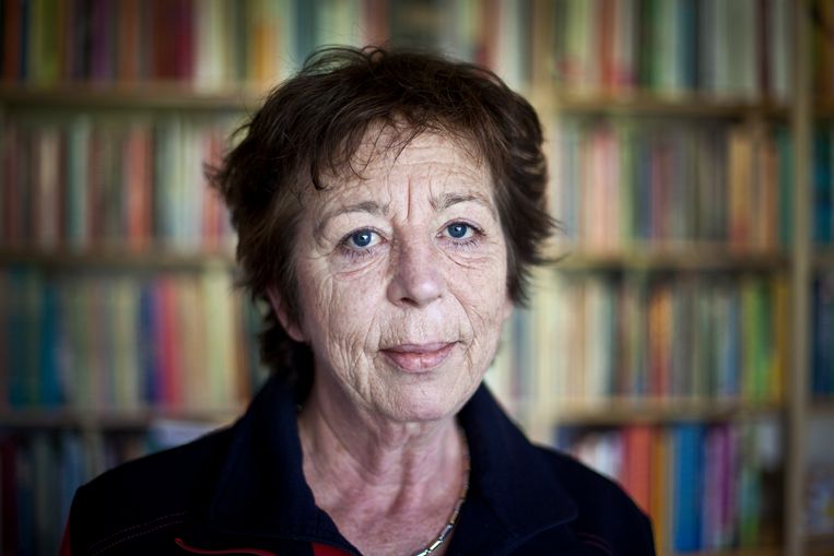 Schrijfster Renate Dorrestein in haar schrijfkantoor aan huis in Aerdenhout. Beeld ANP