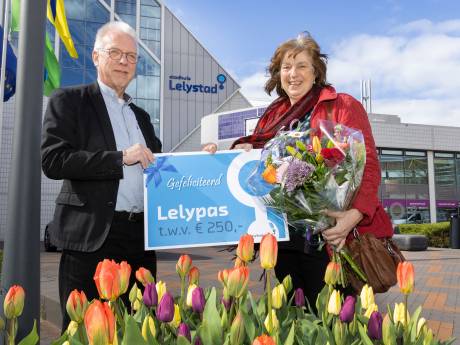 Lid LelyStadsPanel beloond met prijs voor inzet en betrokkenheid: ‘Alle vragenlijsten ingevuld’