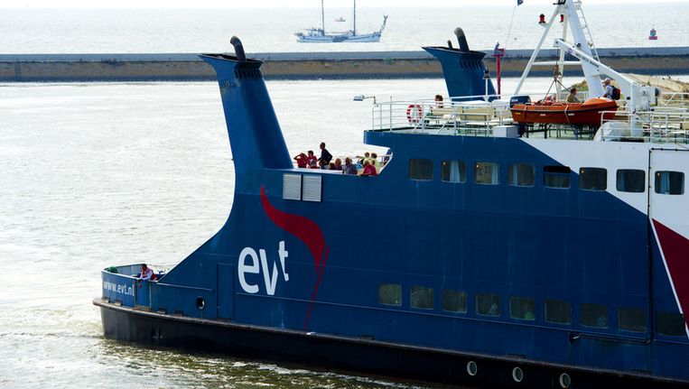 Een veerboot van Eigen Veerdienst Terschelling (EVT) in de haven van Harlingen. Beeld anp