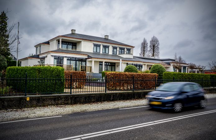 Ontwikkelaar Houtman heeft bouwplannen met de kapitale villa aan de Bodegraafsestraatweg 163 in Reeuwijk.