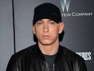 Eminem brengt 'mom's spaghetti' rond in Detroit