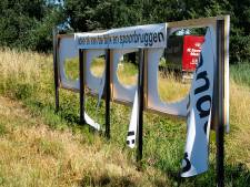 Spandoek tegen plan Baardwijkse Overlaat aan stukken gesneden