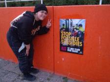 Posterplakkers Extinction Rebellion bekeurd in Lelystad: ‘Boodschap belangrijker dan boete’