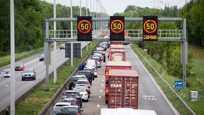 25 minuten file op E313 richting Antwerpen vanaf Grobbendonk