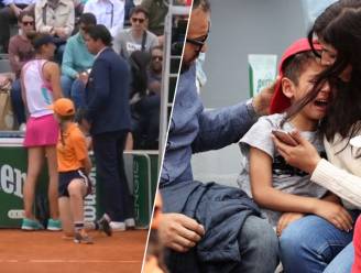 Ophef op Roland Garros nadat gefrustreerde speelster racket weggooit en kindje “in het gezicht raakt”
