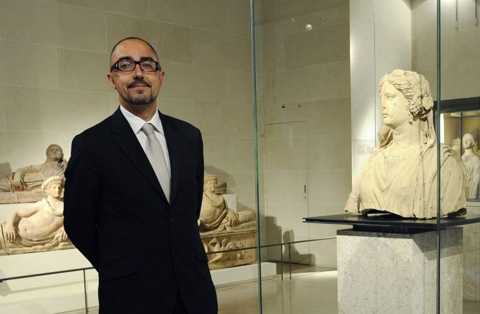 Jean-Luc Martinez werd in 2013 verkozen als directeur van het Louvre. Hij moet zijn functie nu doorgeven aan des Cars.
