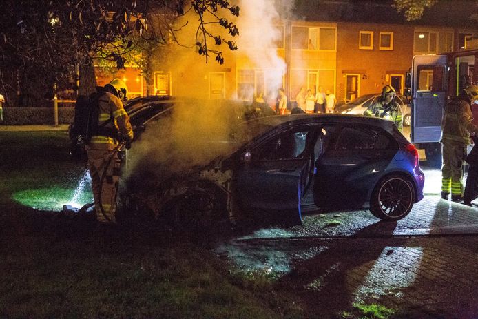 Twee autobranden in een nacht in Arnhem.