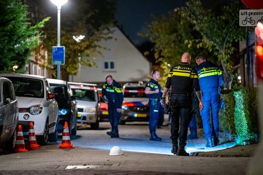 De politie doet onderzoek na het schietincident in Rotterdam-Zuid.