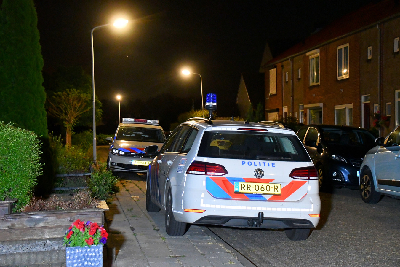 In de Marijkestraat in Hoek is afgelopen nacht iemand gewond geraakt toen hij beroofd werd van zijn telefoon.
