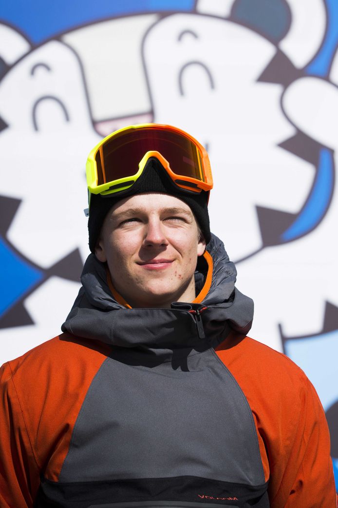Snowboarder Niek van der Velden.