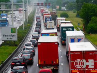 Klein uur file op E313 richting Antwerpen door ongeval in Wommelgem