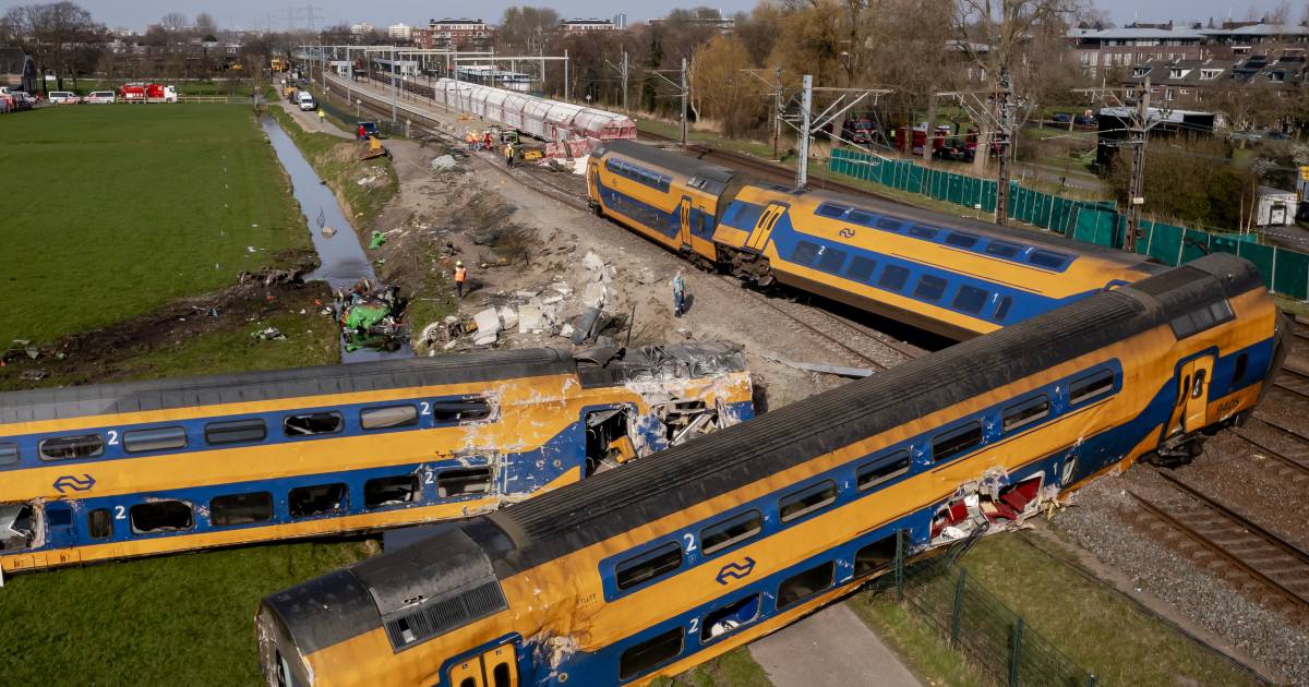ProRail: Kraan die betrokken was bij treinongeluk Voorschoten kwam te vroeg op of bij spoor.