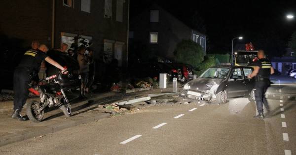Agenten beleven bizarre nacht in Gennep: ‘lachgasjongen’ ontsnapt door ongeluk.