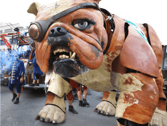 Hij komt! Reusachtige bulldog van Royal de Luxe trekt eind augustus kwispelend en kwijlend door de Antwerpse straten