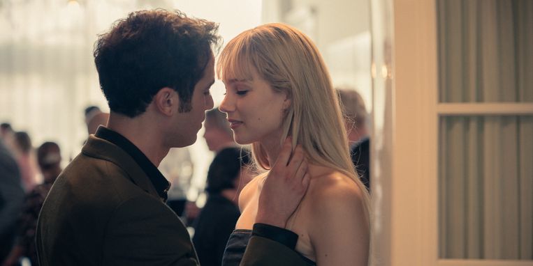 Déjà Vu trascende la mediocrità grazie al talento stravagante di Lauren Versnik