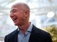 Rijkste man Jeff Bezos verdient miljarden door recordkoers Amazon-aandeel