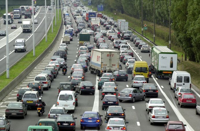 De kilometerheffing voor personenwagens lijkt er niet te komen, en bij gebrek aan een alternatief zal Vlaanderen de doelstellingen voor luchtkwaliteit, klimaat en natuur niet halen.