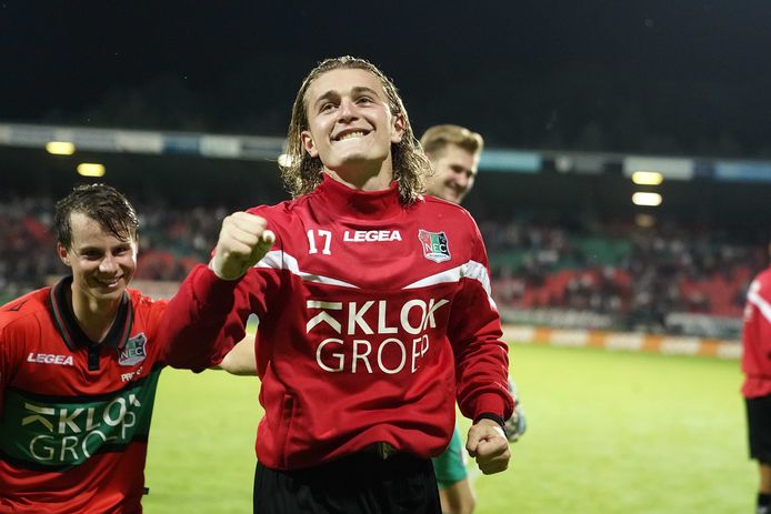 Ali Akman bedankt het publiek in de Goffert.