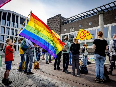 Massameditatie in Arnhem: Extinction Rebellion kiest voor ‘stilte in plaats van blokkades en geschreeuw’