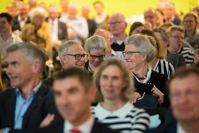 Gelovig Neder-Betuwe blijft ook na bezoek staatssecretaris Blokhuis twijfelen over vaccins