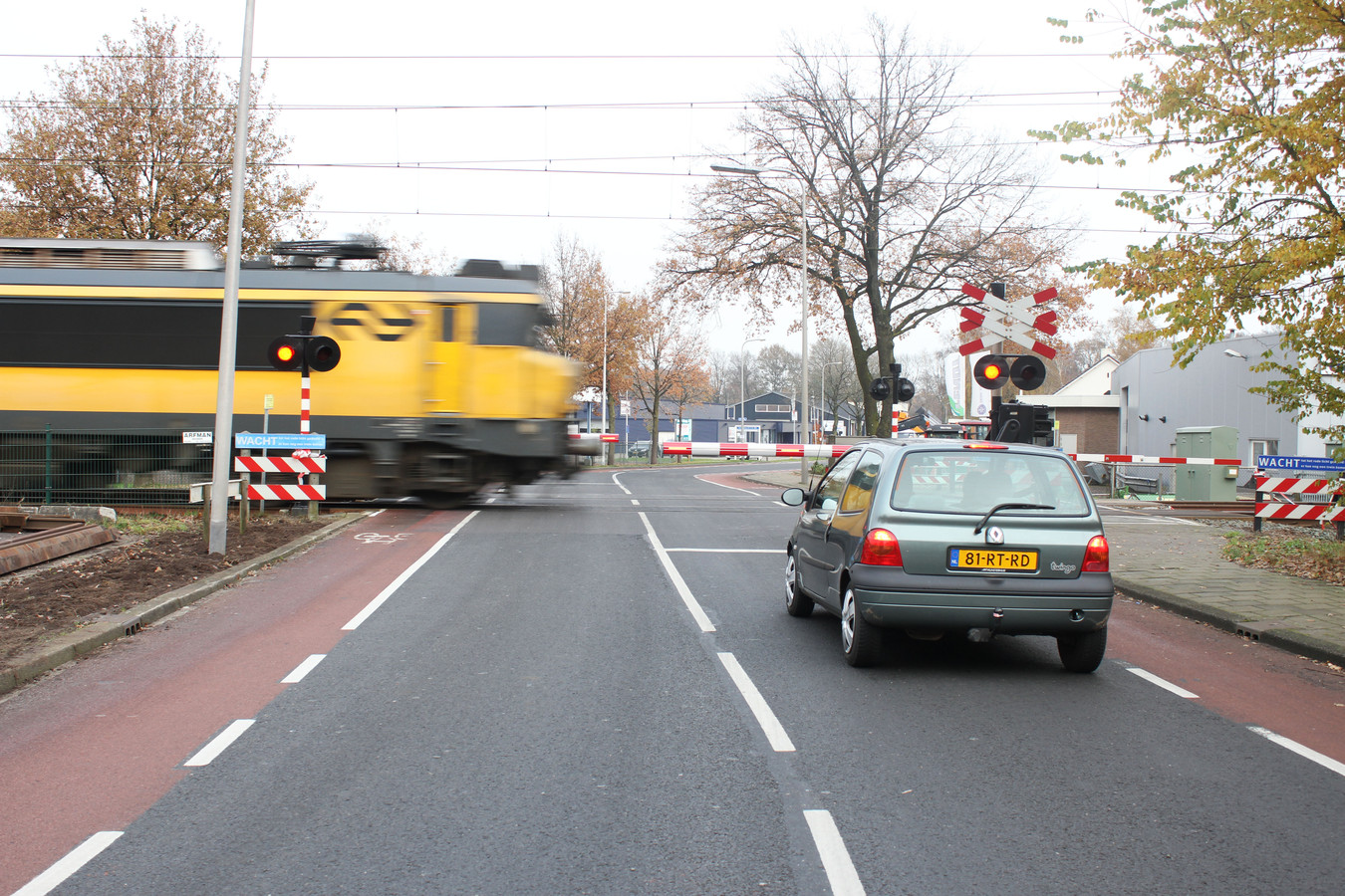 Als de gemeentelijke Verbindingsweg wordt geschrapt, kiest het Bornse college voor een spoortunnel in de Oonksweg.