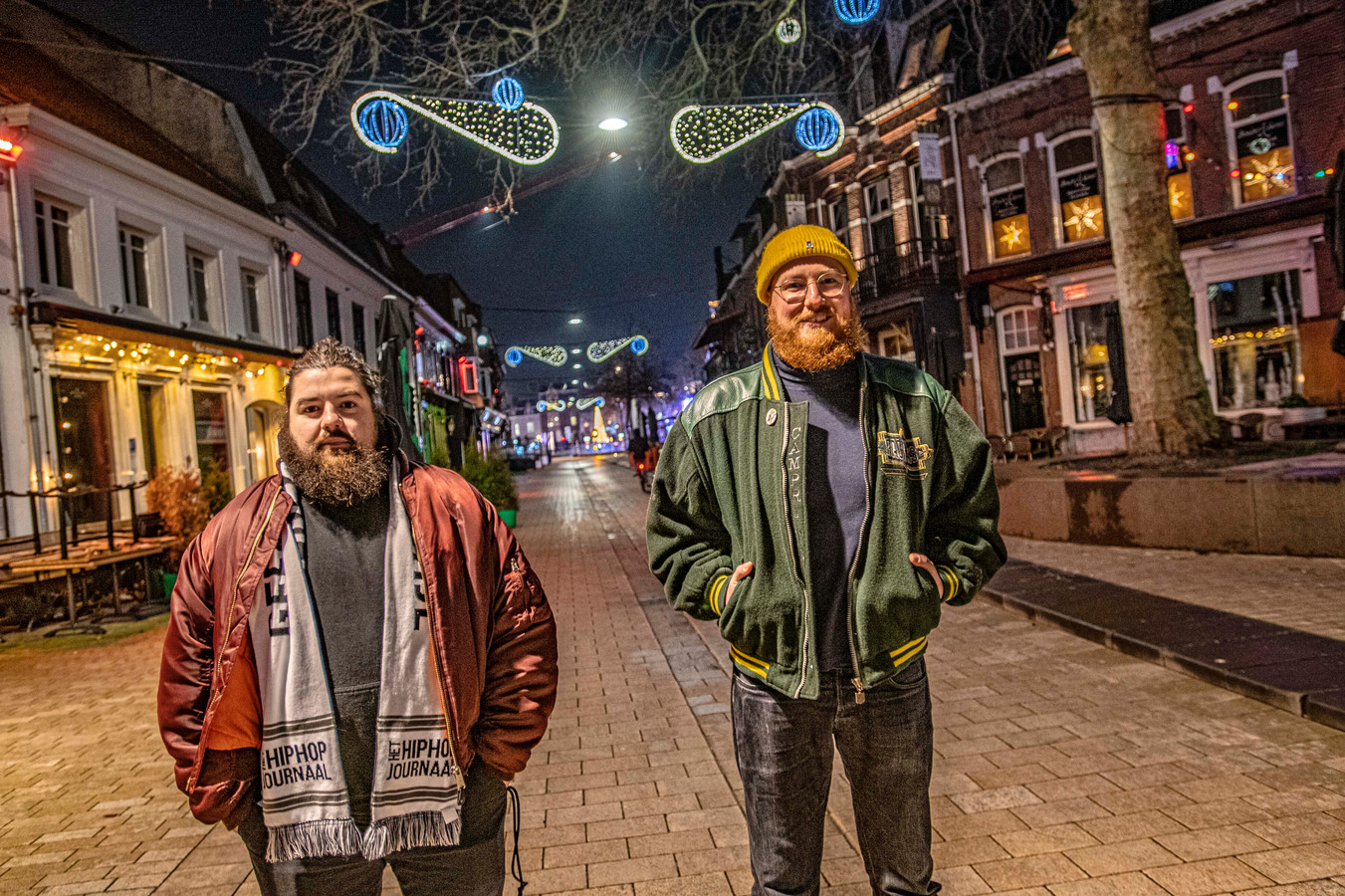 Mannen met baarden op de Korte Heuvel: Dirk Stolk (links, De Manager) en Kees Sanders (Keezus Christus), samen Beard2Beard.