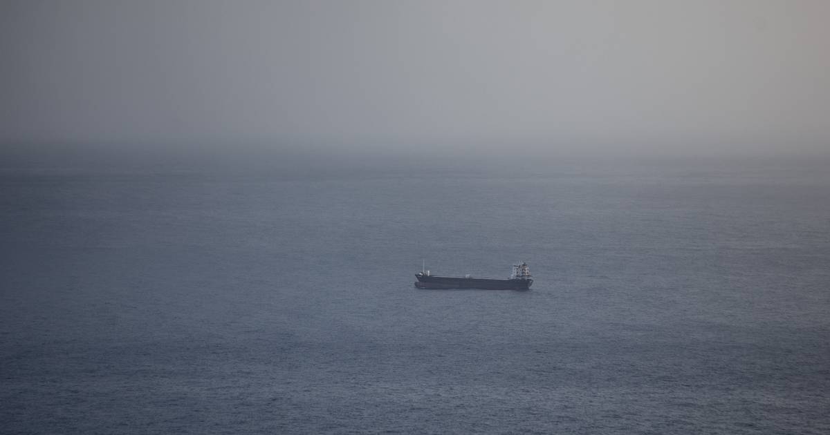 Корабль ВМС Великобритании сбил беспилотник над Красным морем  снаружи