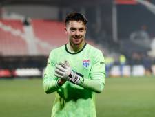 PEC Zwolle-doelman Schendelaar voorkomt op de valreep een nederlaag: ‘Het was mijn eerste ingeving’
