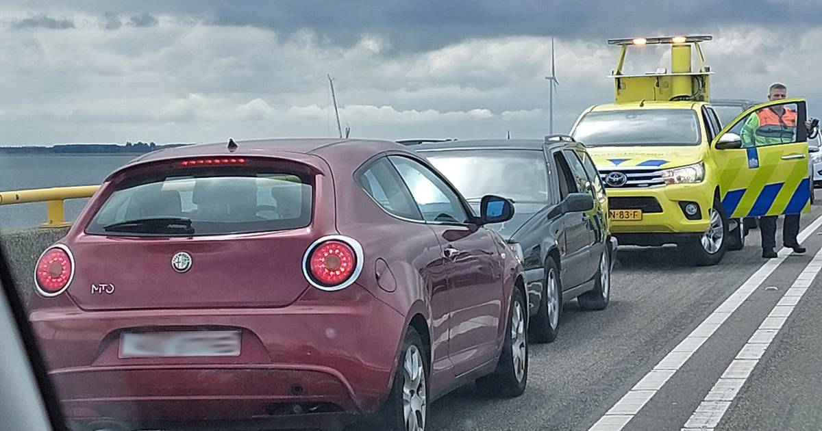 Auto met pech blokkeert verkeer op Zeelandbrug | Schouwen-Duiveland