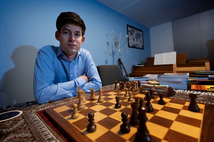 Schaker  Robin Swinkels heeft zich geplaatst voor de finale van het NK, een dubbelrondige vierkamp van 27 november tot en met 3 december in Rotterdam.