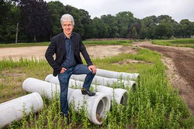 Oud-wethouder Mart van der Poel kiest toch niet voor het onderwijs, maar gaat aan de slag in buurgem