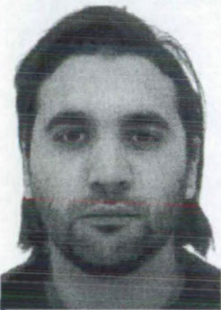 Brahim El Mimouni op zijn paspoortfoto in het dossier tegen Shariah4Belgium. Beeld RV