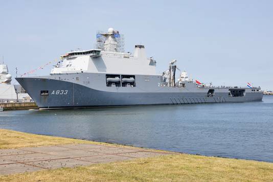 De Zr MS Karel Doorman in de haven van Den Helder. Het schip wordt deze zomer ingezet op de Rode Zee.