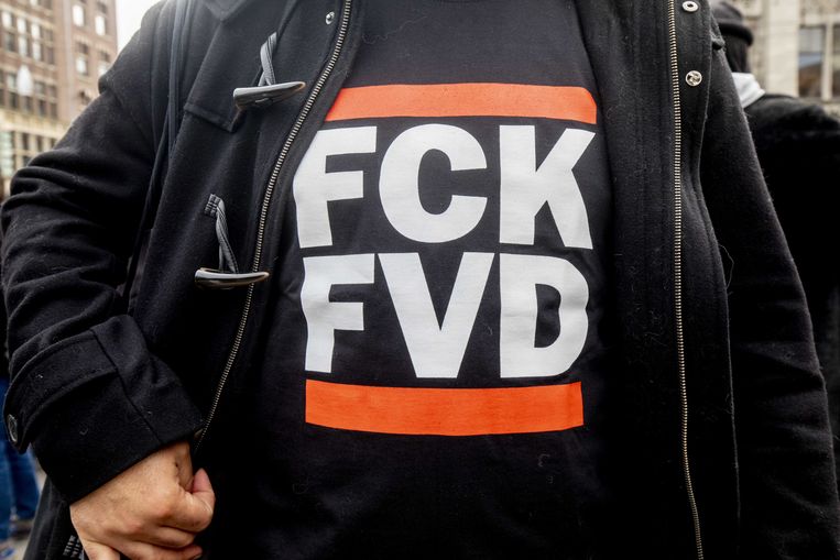 Demonstranten in Amsterdam spreken zich uit tegen racisme tijdens de anti-racismedemonstratie op 23 maart. Beeld ANP