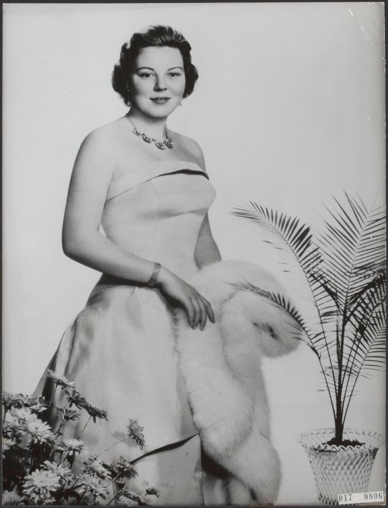 Prinses Beatrix, die op 31 januari 1958, haar 20ste verjaardag viert Beeld Meijboom, Marius / RVD