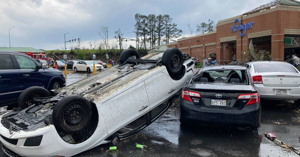 At least 600 injured in severe tornado in Arkansas |  Weather News