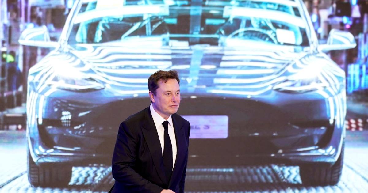 Маск позволяет миллионам подписчиков в Твиттере выбирать его сообщения о Tesla |  Деньги